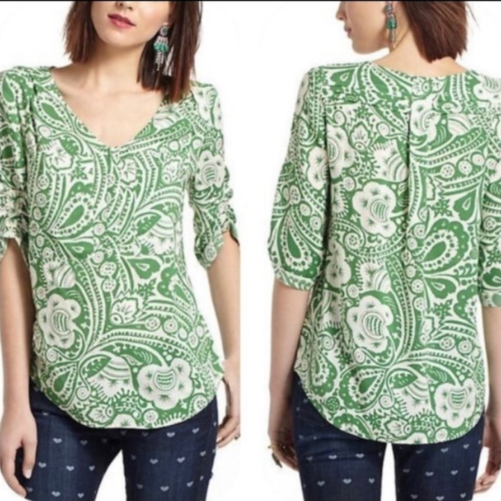 ⛵️Anthropologie Maeve Green&White Paisley floral print blouse size Xsmall GUC..